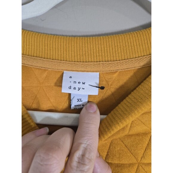 A New Day Quilted Orange Poof Short Sleeve Top, Sz XL - Picture 5 of 10